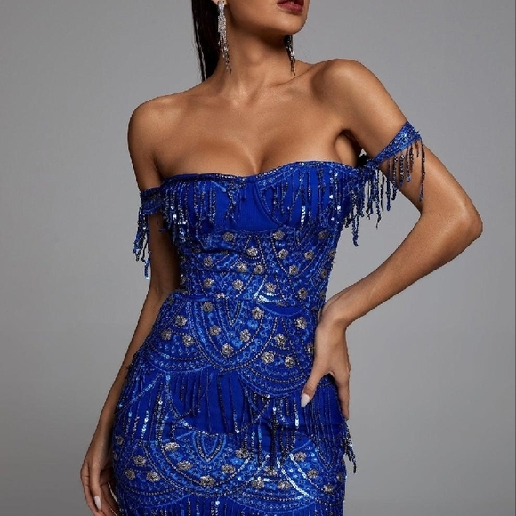 Elegant Blue Off-Shoulder Dress - Picture 1 of 5